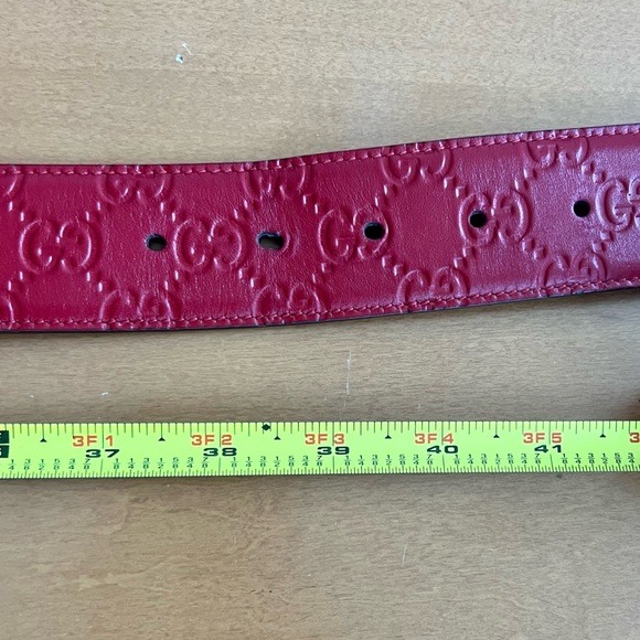 Gucci - logo imprinted red leather belt with gold tiger Buckle - Picture 5 of 7